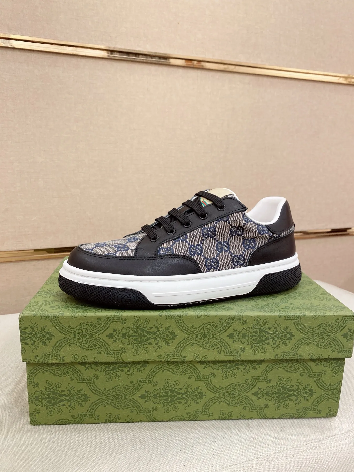Men's clothing and shoes💰 440💰🇮🇹🇮🇹GUCCI🔍🔍New models are on sale at the same time at counters, uppers🇮🇹 Italian imported first-layer cowhide, fully imported sheepskin lining💪💪, completely 1⃣️ to 1 ⃣️Re-engraved🇮🇹💪💪, ⚠Sole: The original sole is specially provided by the original factory, the exclusive movable molded sole is super comfortable, ⚠The original factory follows the order, 🔍🔍high quality, you can enter and exit the counter at will, welcome to compare⚠. Code number:38-44